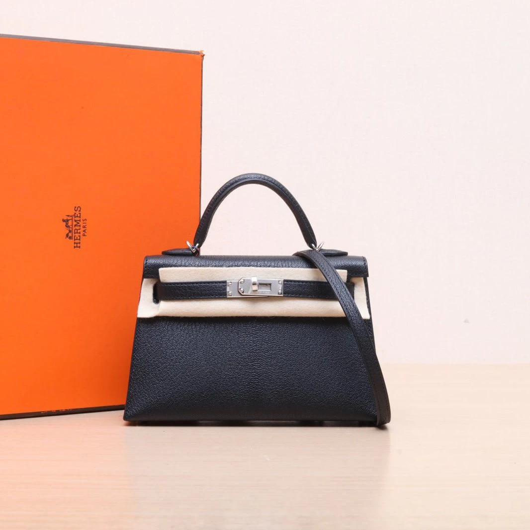 99新 Hermes/爱马仕 珊珊活动Mini Kelly 二代 Chevre山羊皮 W刻
