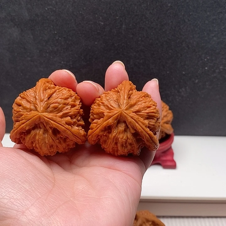 阿****文玩核桃吊坠白奔