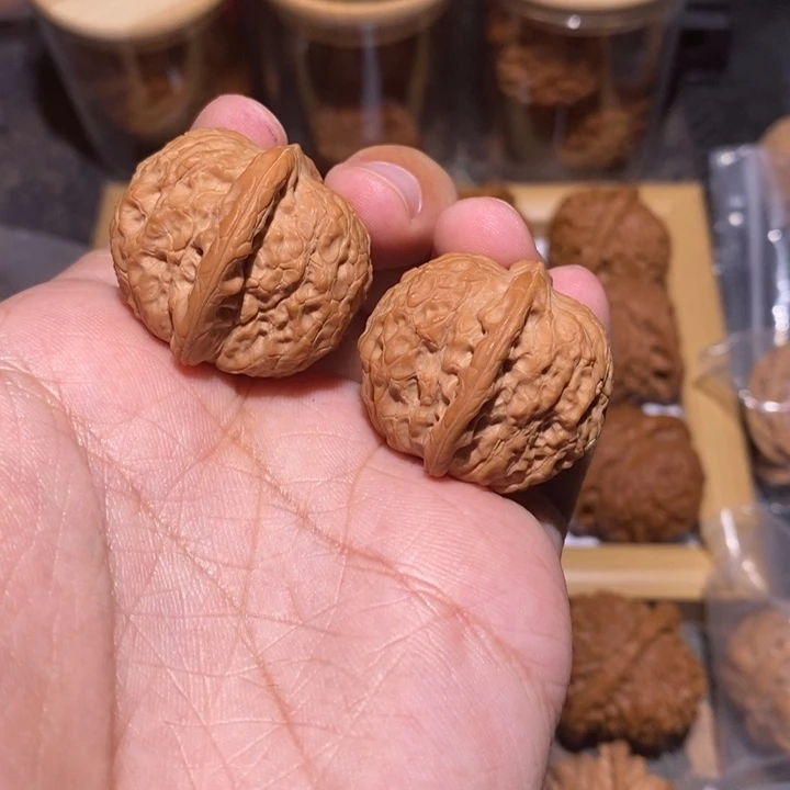 文玩核桃把件31全品血麒麟