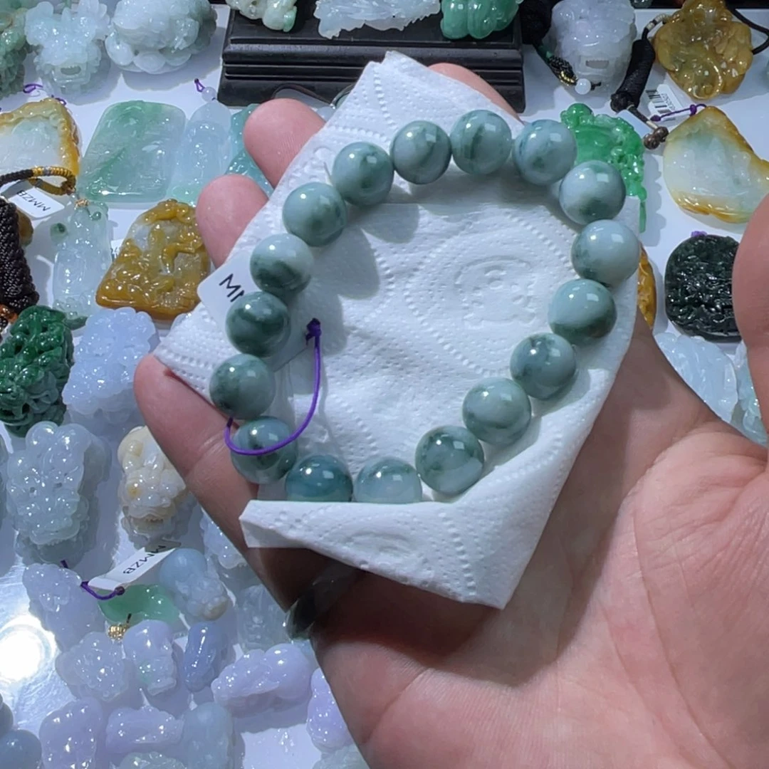 翡翠颈饰未镶嵌天然