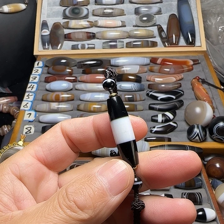 玛瑙/玉髓未镶嵌吊坠(不含链)有瑕丝