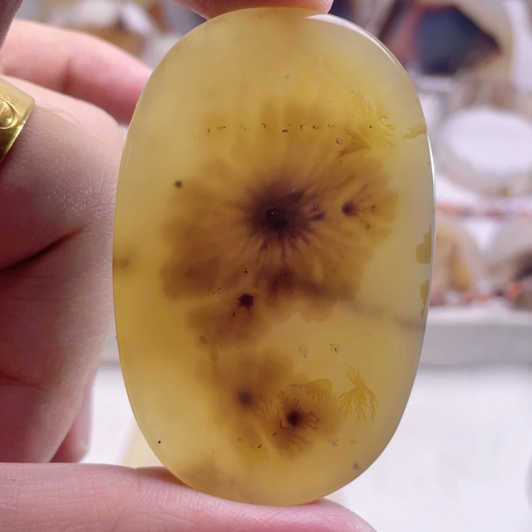 玛瑙/玉髓未镶嵌珠宝奇石