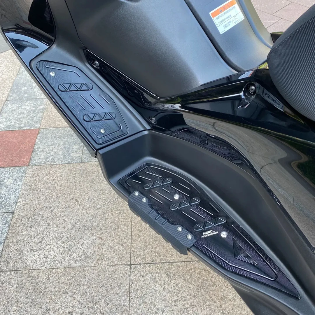 雅马哈20-25款Xmax300改装脚踏 防摔胶脚踏铝合金脚踏