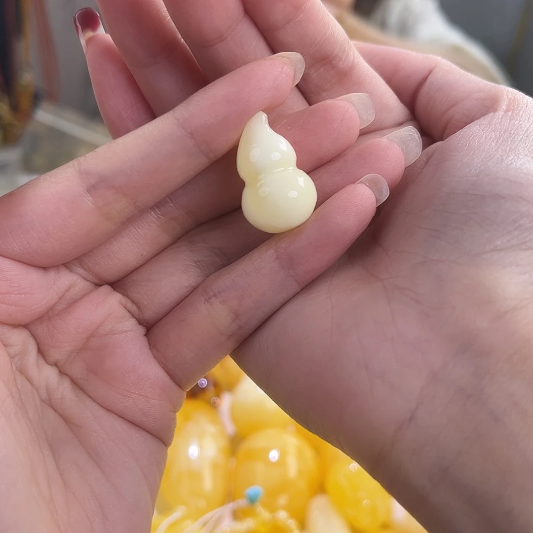裸石琥珀未镶嵌白蜡葫芦