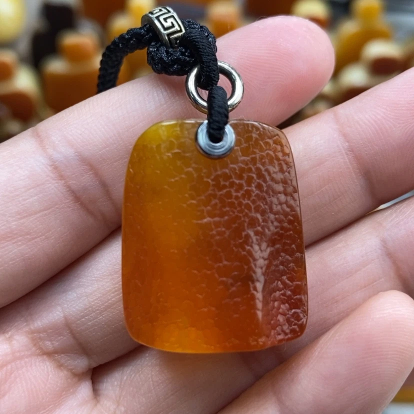 【闪购商品】琥珀颈饰未镶嵌