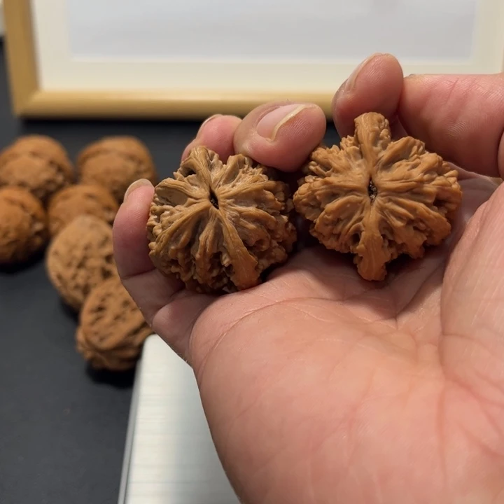 南***南吊坠桃核麦穗虎头37