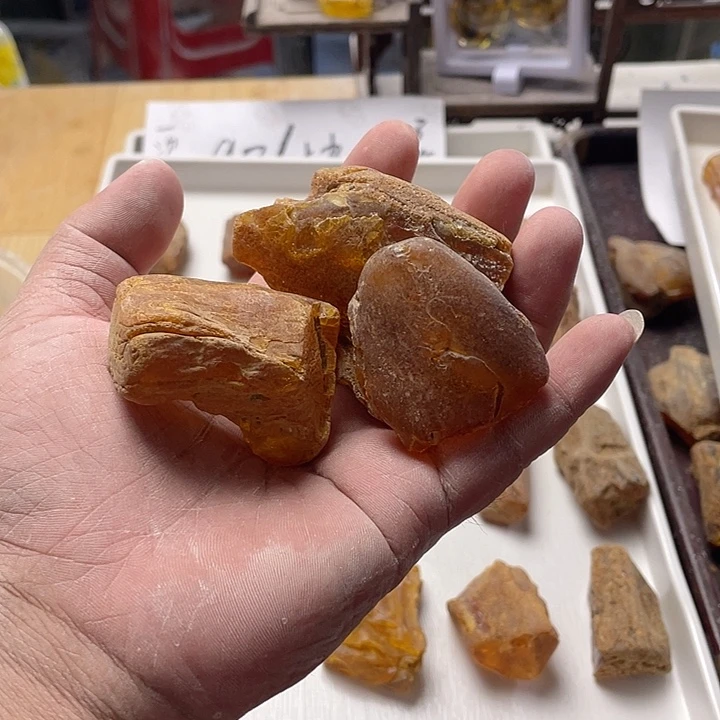 定制琥珀半**糖天然琥珀虫珀