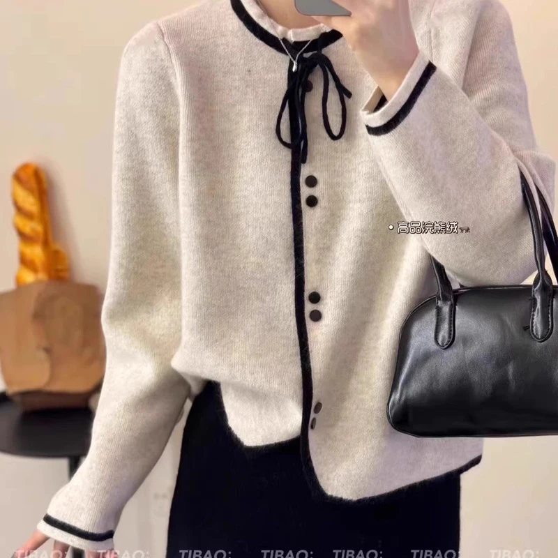 2025领口系带蝴蝶结浣熊绒毛衣女春秋新款小香风针织开衫软糯上衣