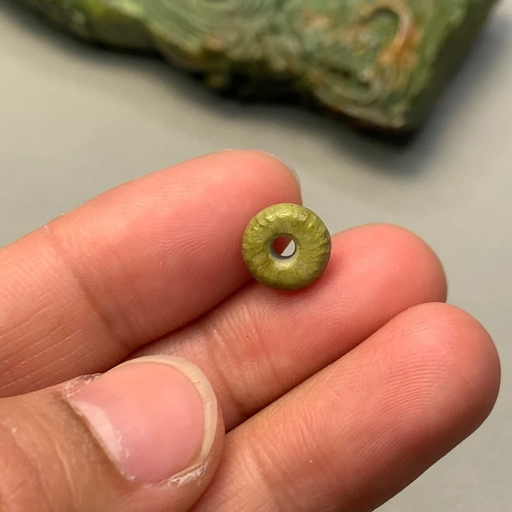 绿松石颈饰未镶嵌