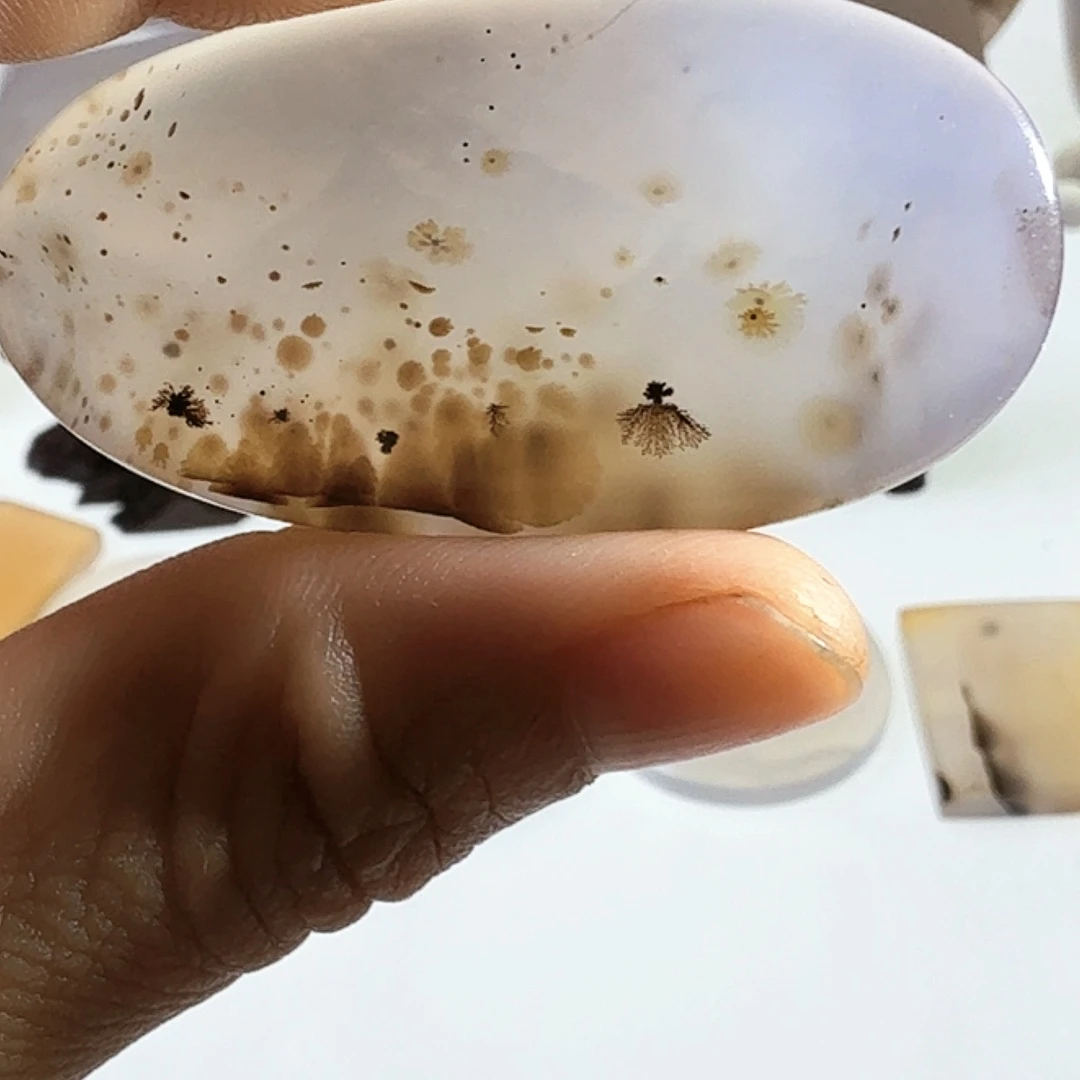 玛瑙/玉髓未镶嵌珠宝半成品