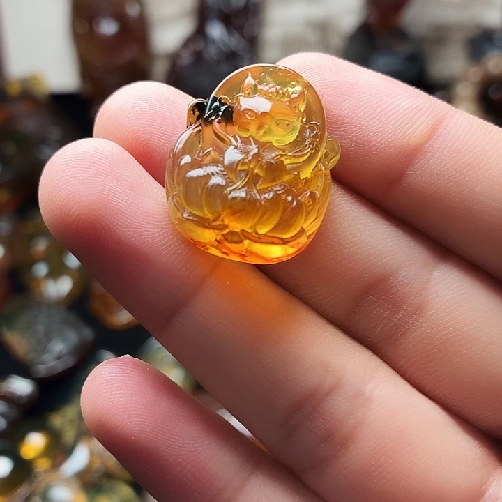 琥珀颈饰未镶嵌..