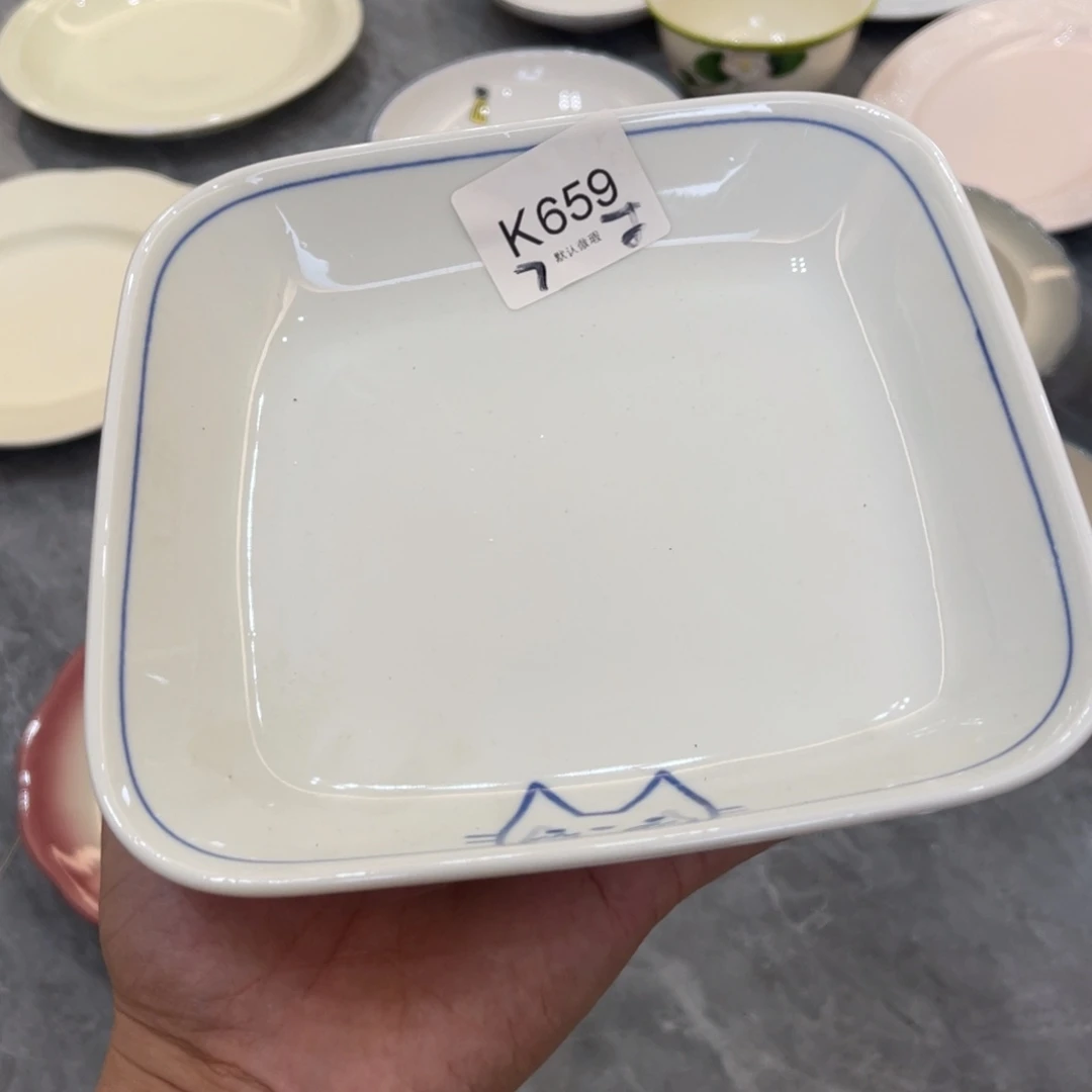 陶瓷微瑕餐具介意勿拍，满18飞！