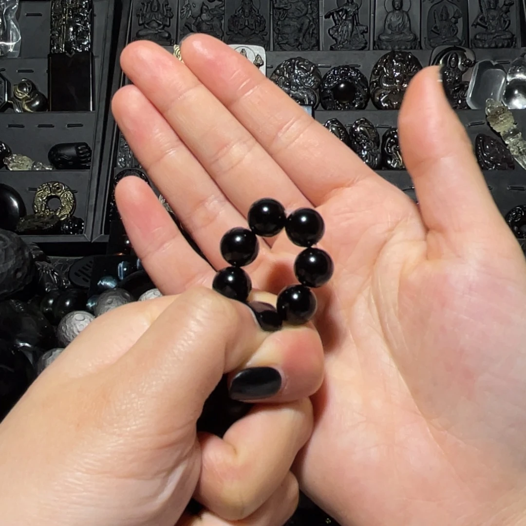 铸****黑曜岩未镶嵌珠宝奇石