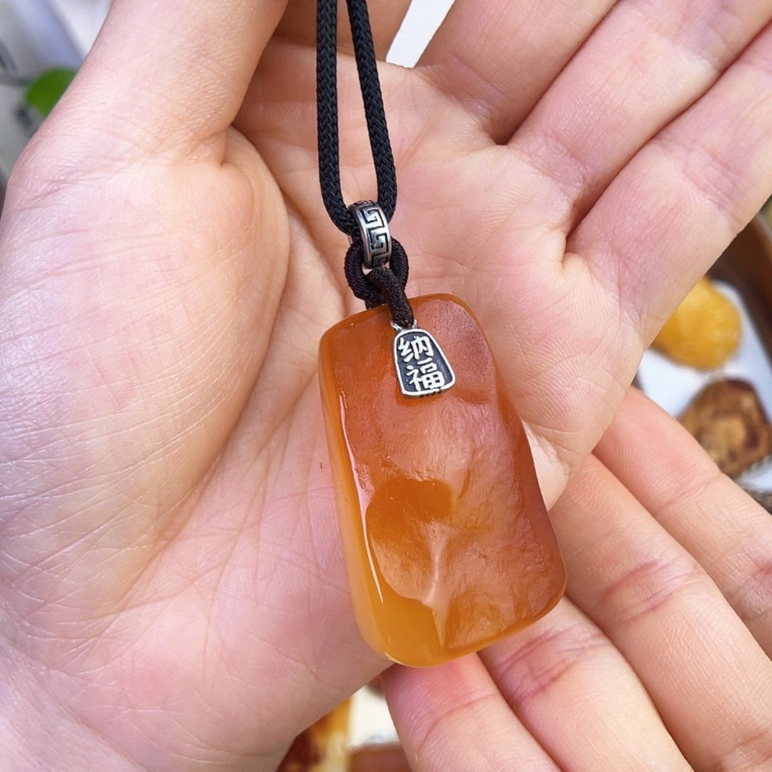 未镶嵌琥珀珠宝奇石
