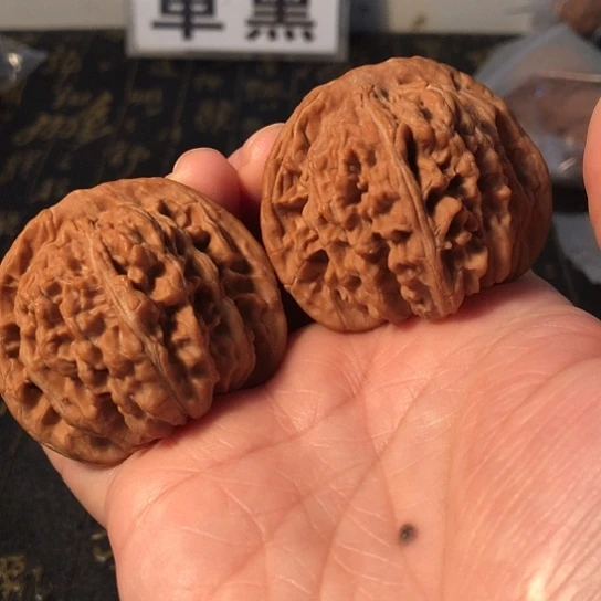 宁***远文玩核桃把件四座楼48mm