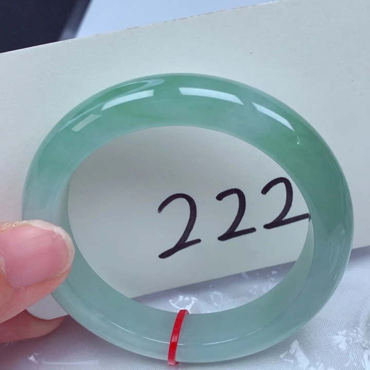 翡翠手镯未镶嵌翡翠