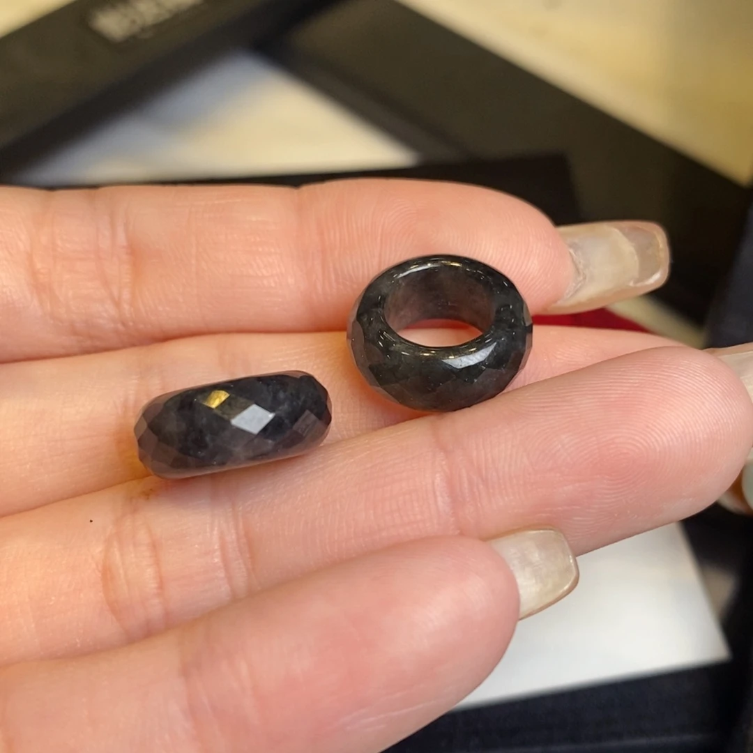 翡翠耳饰未镶嵌黑乌鸡切割面小轮胎圈