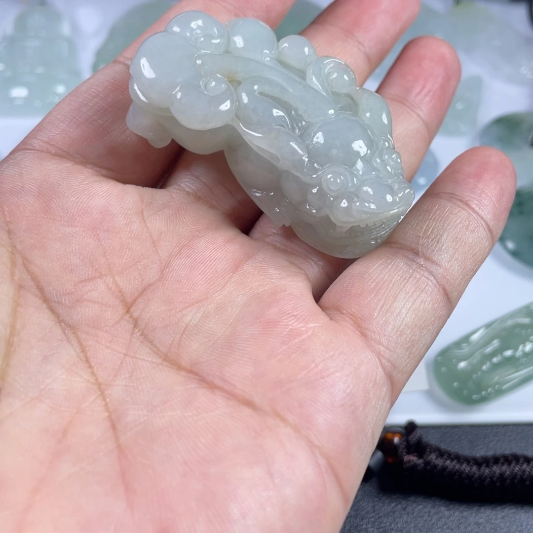 吊坠(不含链)未镶嵌翡翠…………