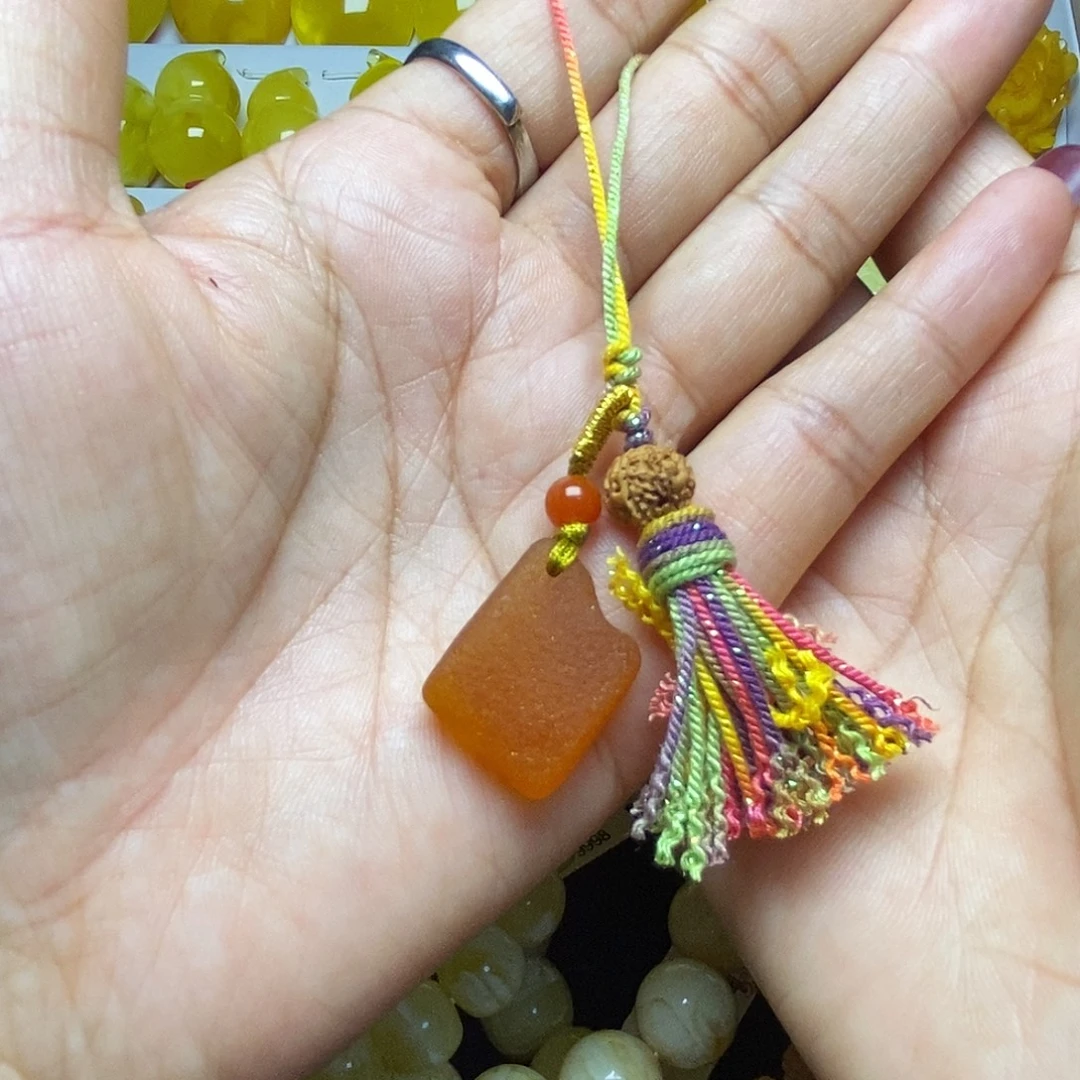 蜜蜡未镶嵌珠宝奇石