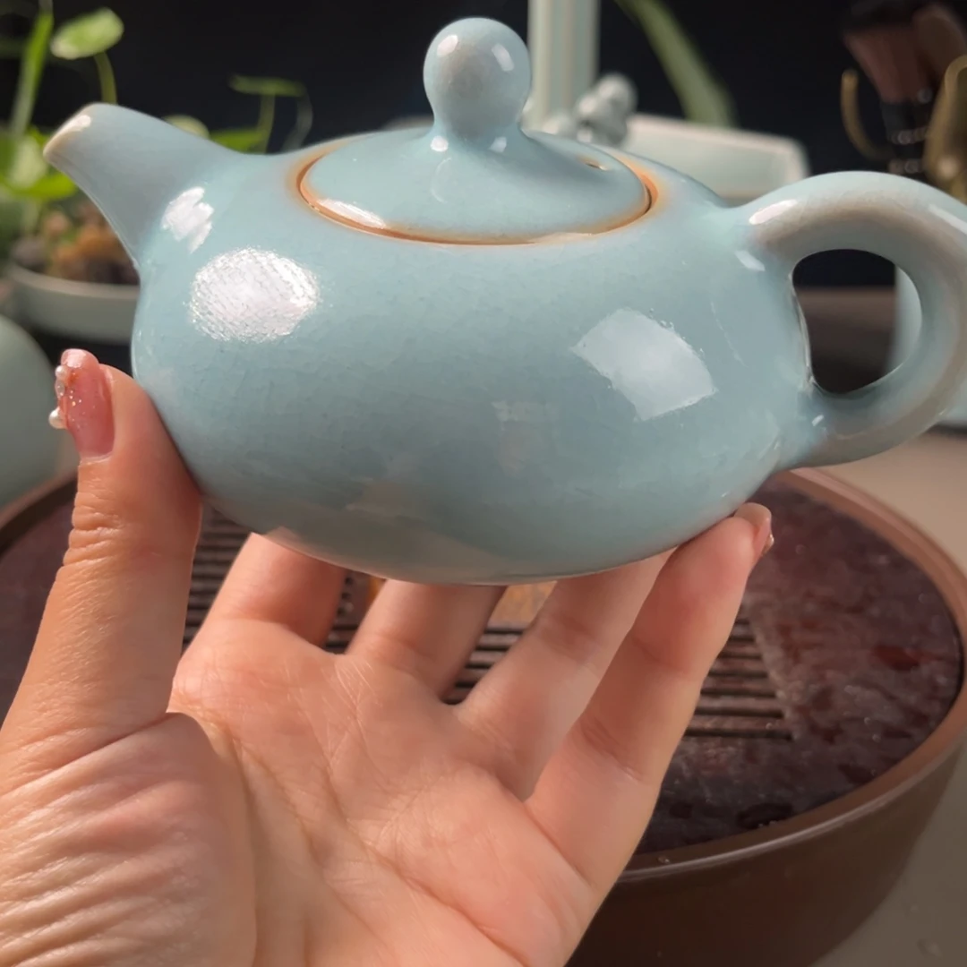 天青色及白色等烟红色