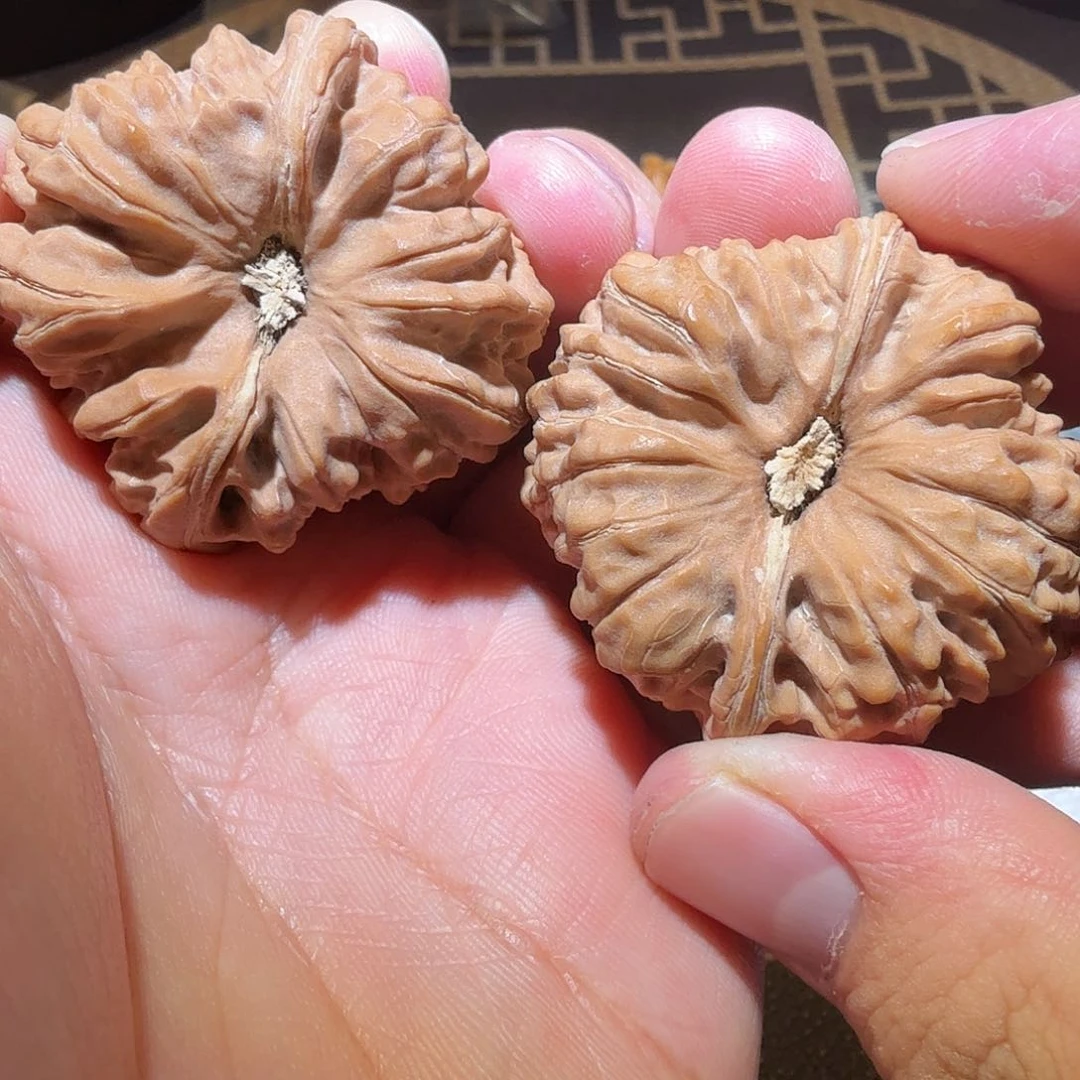 文玩核桃吊坠平谷凹底