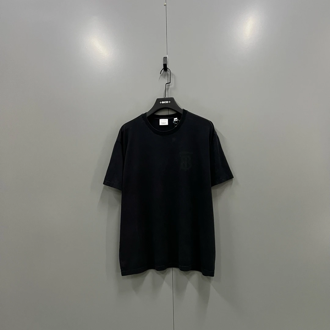 95新 BURBERRY/博柏利 jp916 字母印花短袖 M 206497