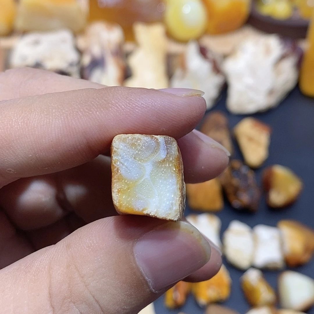 W***@定制琥珀蜜蜡原石定制