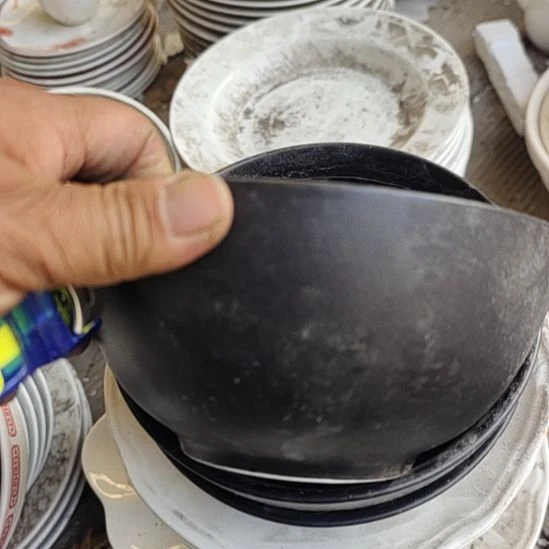 瓷发三个，口径17.5碗黑