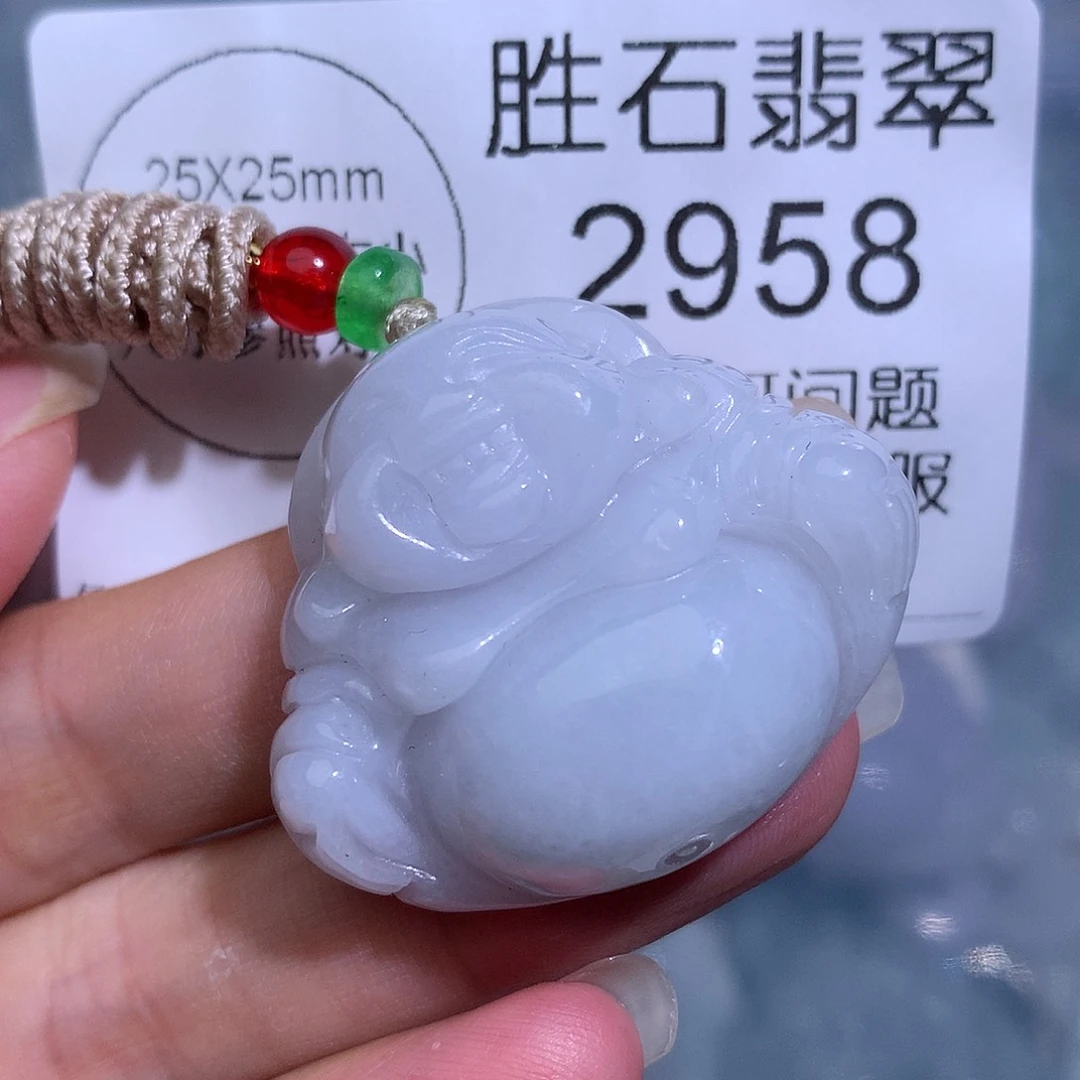 翡翠未镶嵌颈饰2958。