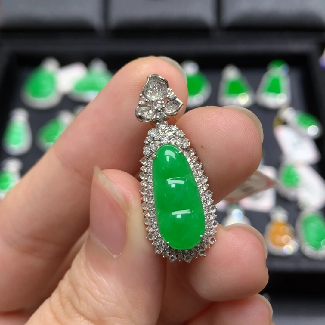 吊坠(不含链)18K金镶嵌翡翠