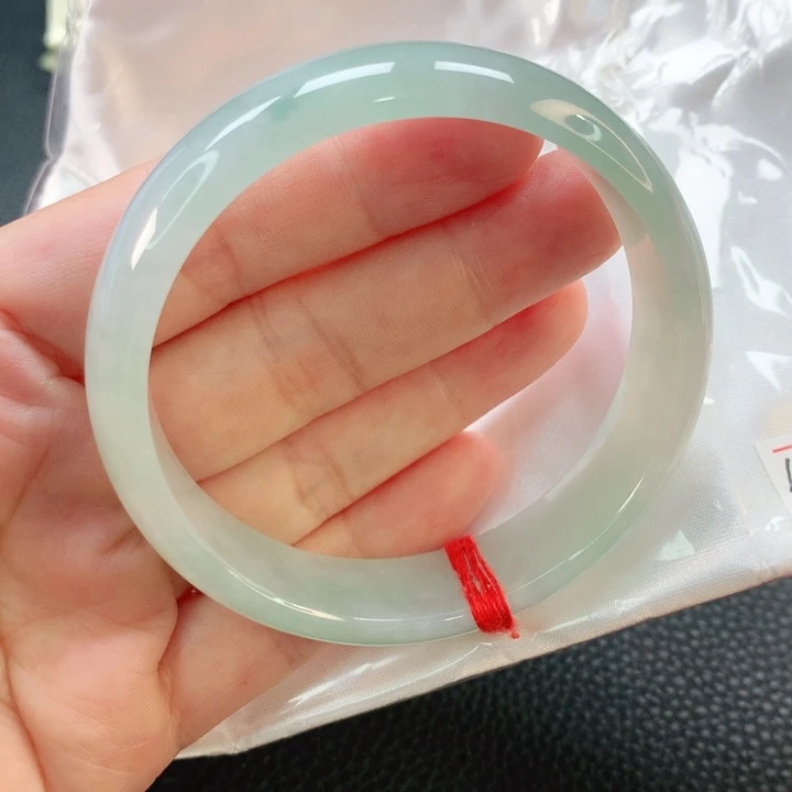 翡翠手镯未镶嵌60轮胎