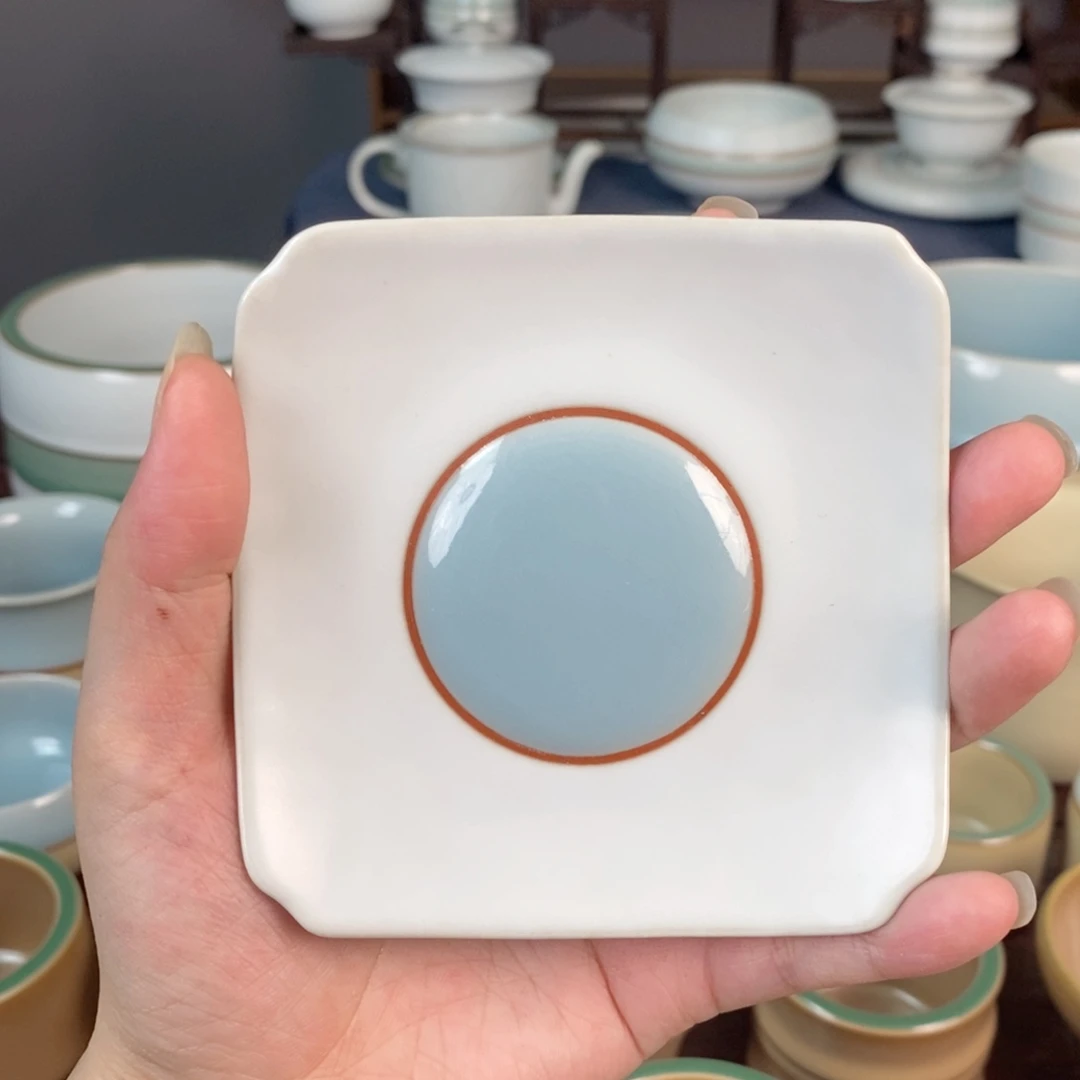 朱砂胎双釉四方杯垫 哥弟窑