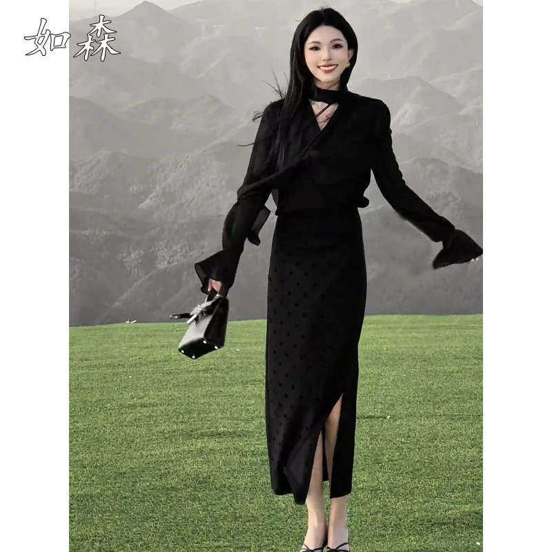 黑色小香风套装2025新款春季气质V领飘带上衣波点半身裙两件套潮