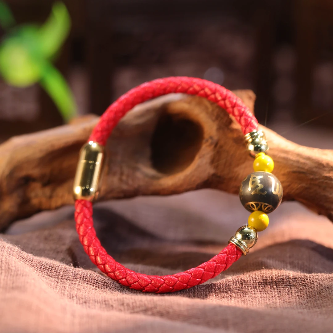 香灰六字真言红色皮手绳---WCSTY08003