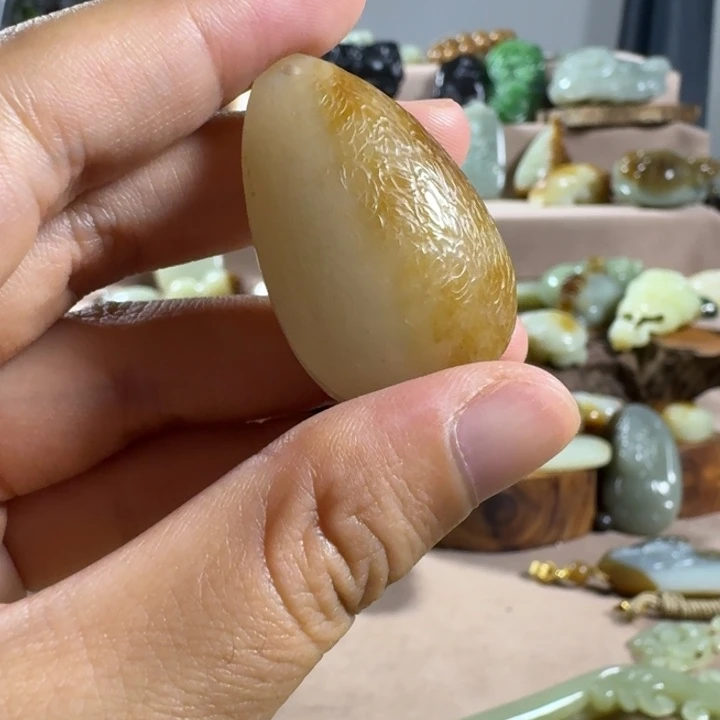 和田玉（糖玉）未镶嵌颈饰