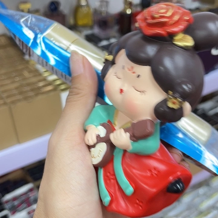 瓷片安家晒陶瓷娃娃