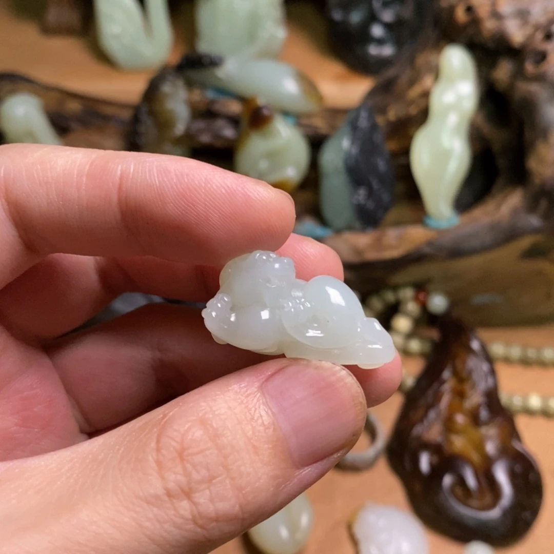 三***洲和田玉未镶嵌挂件