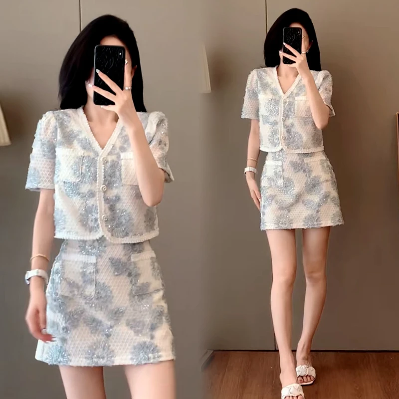 慵懒风休闲小香风气质套装女2025年夏季新款v领上衣短裙两件套潮