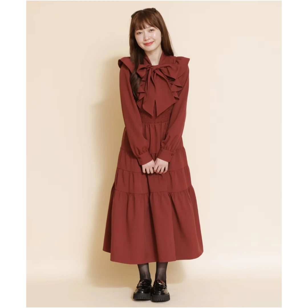 【DD外贸】 R 秋季新款 气质优雅时尚荷叶边层叠连衣裙