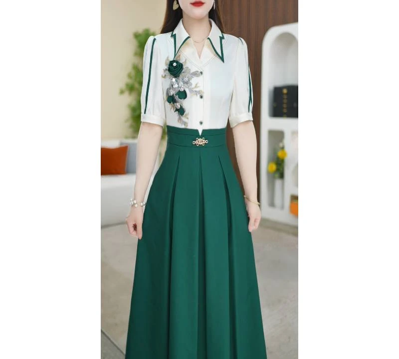 【连衣裙】夏季设计感翻领时尚减龄连衣裙M-4XL