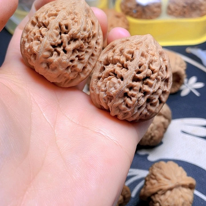 文玩核桃吊坠凤凰台一对