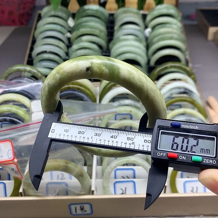 未镶嵌蛇纹石玉手镯20