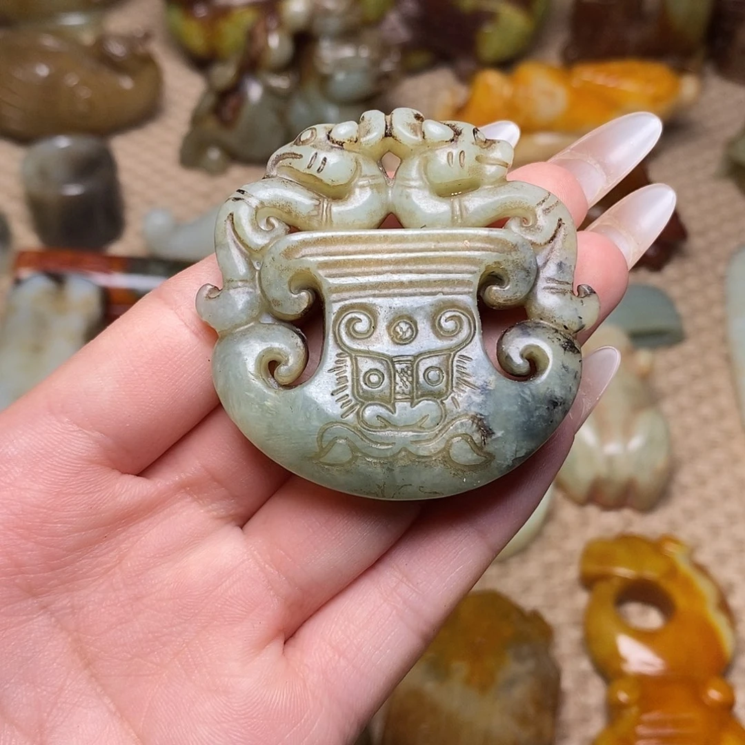 未镶嵌蛇纹石玉颈饰