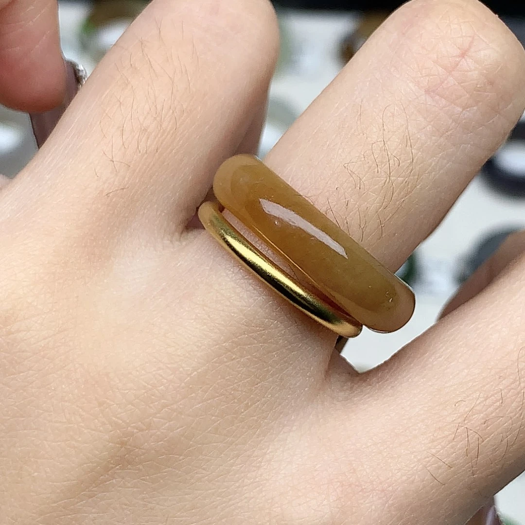 未镶嵌戒指和田玉