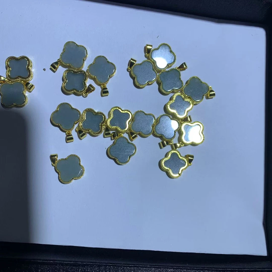 【现场收货】天然翡翠四叶草吊坠  多样性发货只发一件   25432t