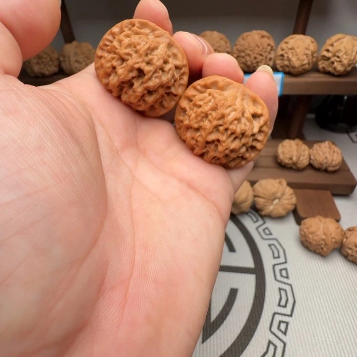 文玩核桃把件秦闷