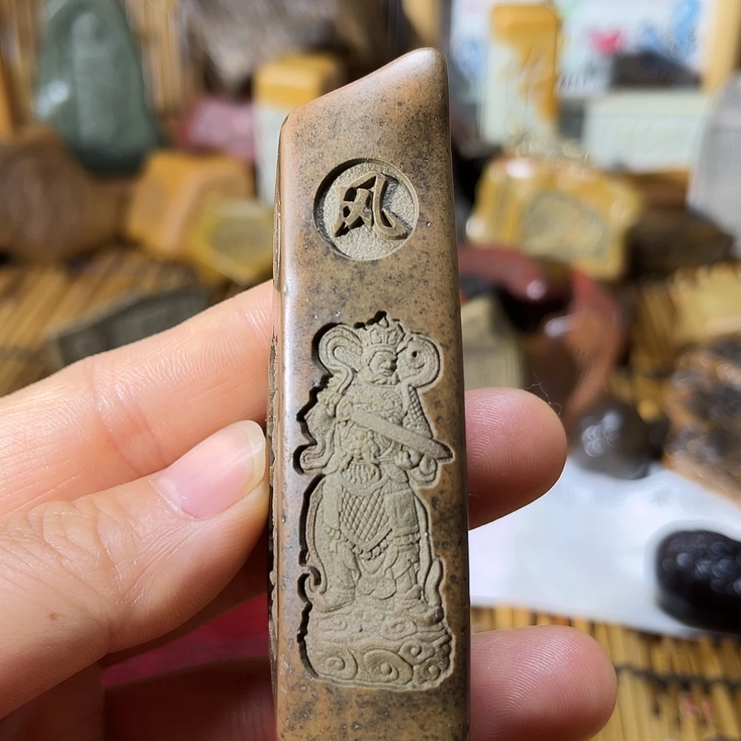 新疆戈壁石原石雕刻