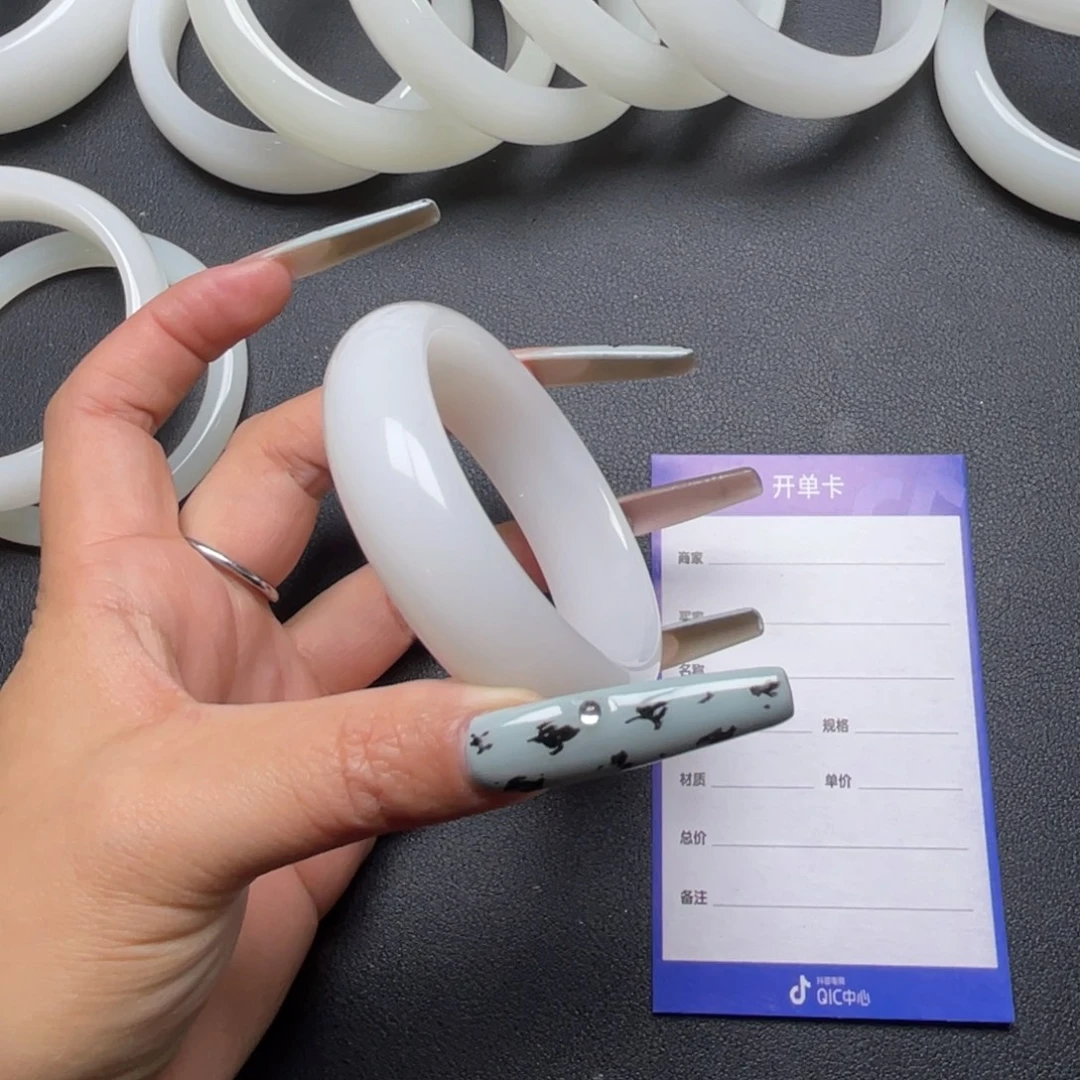 如****55圈口轮胎羊脂白