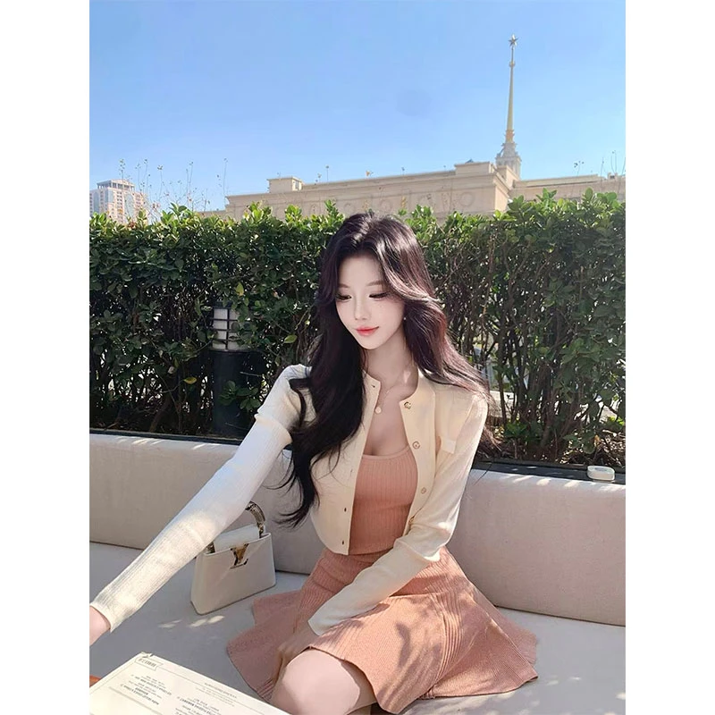 2025早春新款韩版针织裙女修身显瘦连衣裙外搭长袖开衫时尚两件套