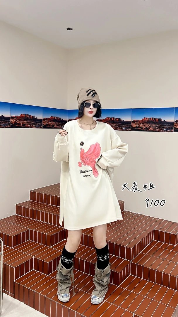 9100加大码秋新款百搭宽松字母小鸟长袖上衣休闲减龄女卫衣